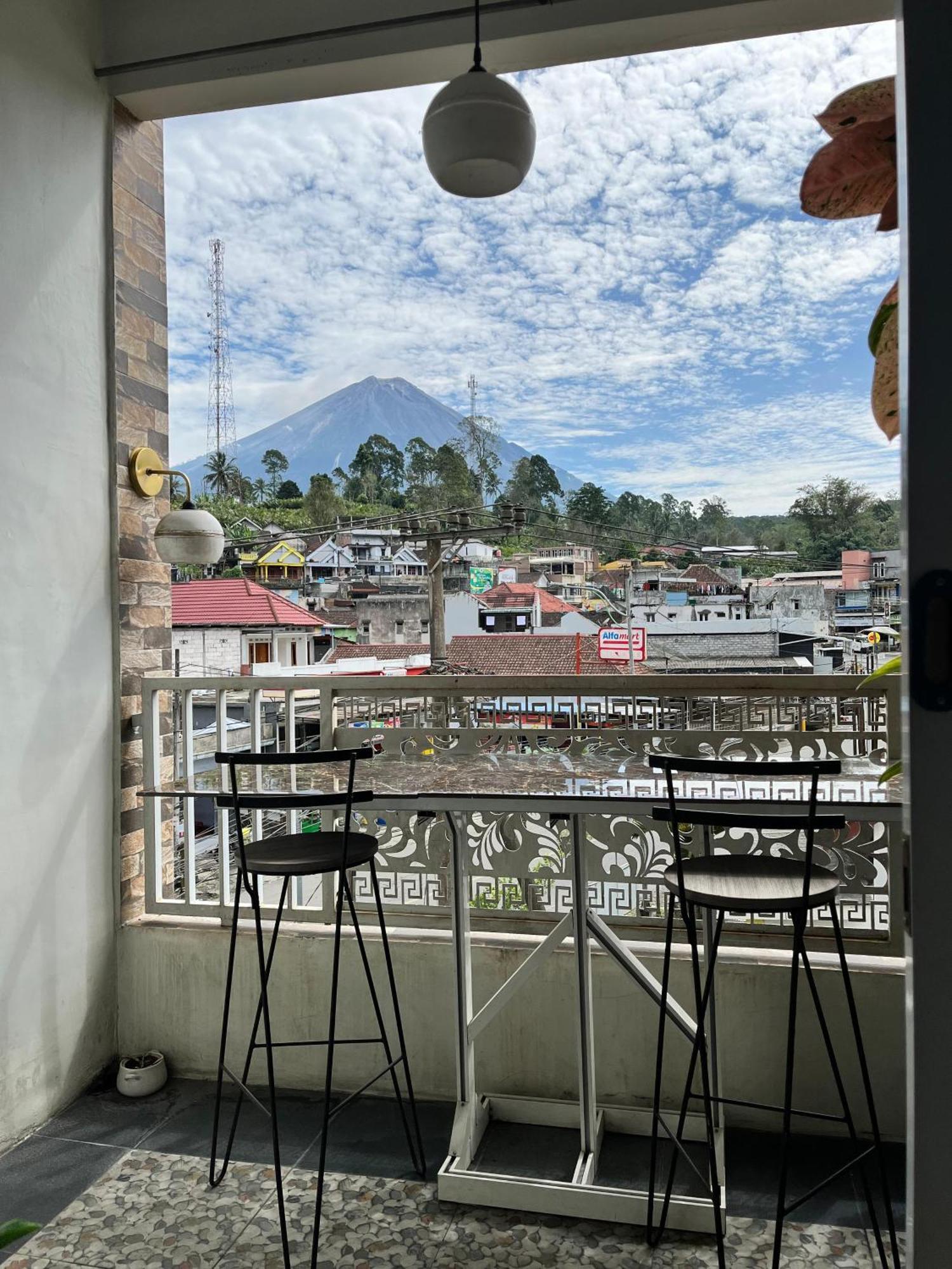 Java Hostel Tumpak Sewu Sidomukti Bagian luar foto